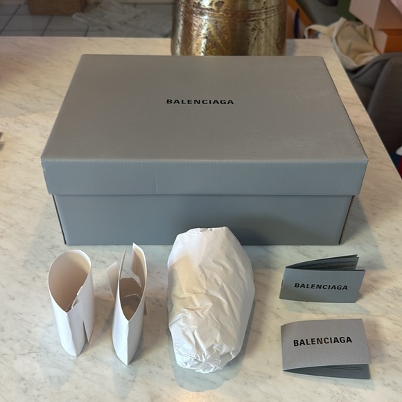 🌟✨Luxury Designer Bags and Boxes for Sale!✨🌟BALENCIAGA SHOE BOXXX FOR SALE 🩶 - Picture 3 of 16